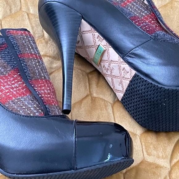 L.A.M.B. Ankle Booties Size 10 - Picture 5 of 9
